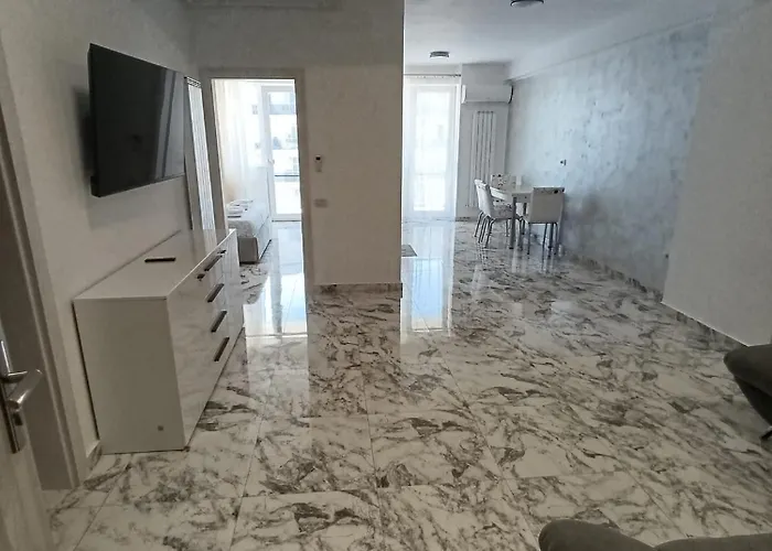 Cristina Daire Navodari